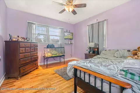 851 E Greenlawn Ave, Lansing, MI 48910 photo 22