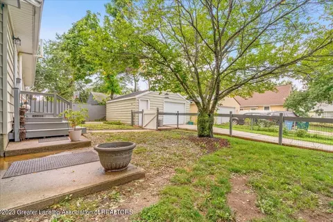 851 E Greenlawn Ave, Lansing, MI 48910 photo 29
