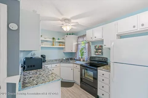 851 E Greenlawn Ave, Lansing, MI 48910 photo 16