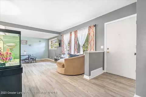 851 E Greenlawn Ave, Lansing, MI 48910 photo 6
