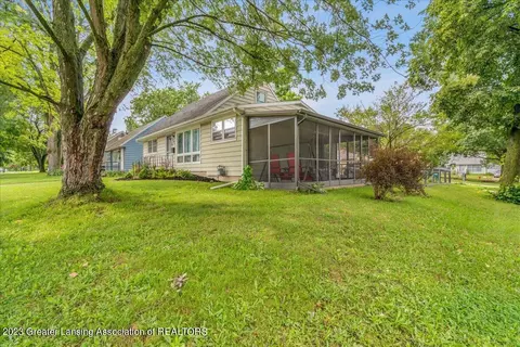 851 E Greenlawn Ave, Lansing, MI 48910 photo 14