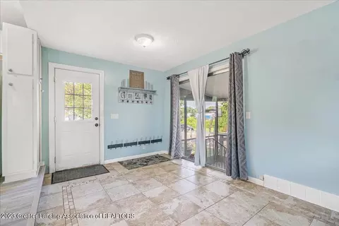 851 E Greenlawn Ave, Lansing, MI 48910 photo 10