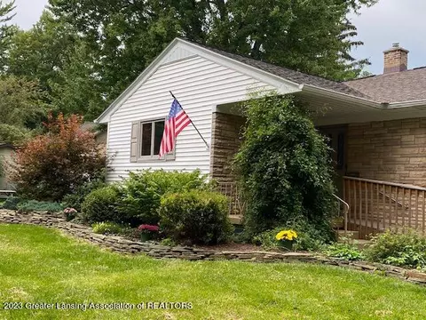 205 E Park St, Saint Johns, MI 48879 photo 2