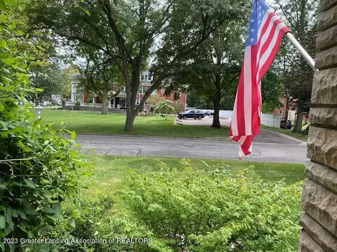 205 E Park St, Saint Johns, MI 48879 photo 7