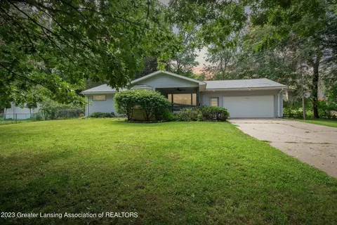 913 Raeburn Rd, Eaton Rapids, MI 48827