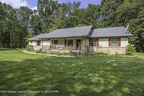 2710 W Coon Lake Rd, Howell, MI 48843