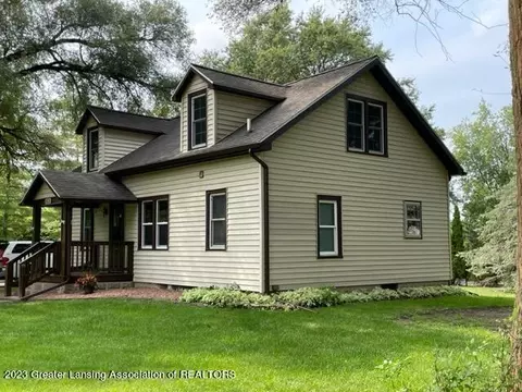 803 E Gibbs St, Saint Johns, MI 48879 photo 2