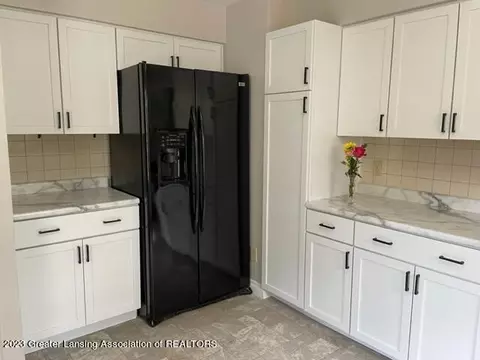 803 E Gibbs St, Saint Johns, MI 48879 photo 16