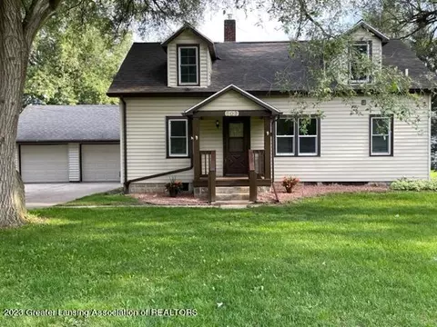 803 E Gibbs St, Saint Johns, MI 48879 photo 3