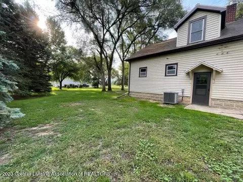 803 E Gibbs St, Saint Johns, MI 48879 photo 5