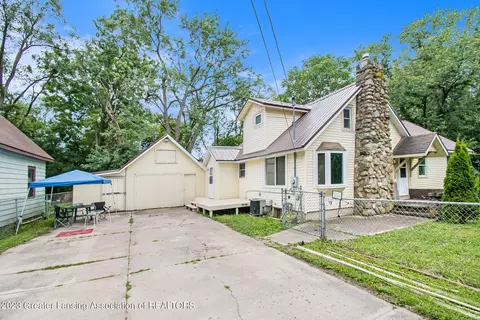 1211 Eaton Ct, Lansing, MI 48910