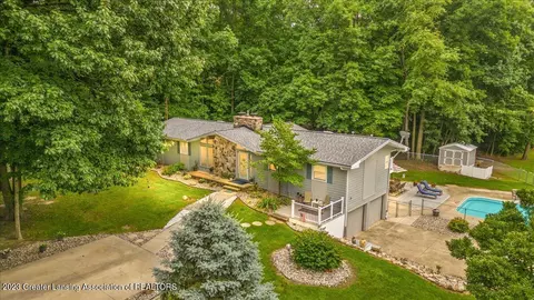 2406 E Herbison Rd, Bath, MI 48808
