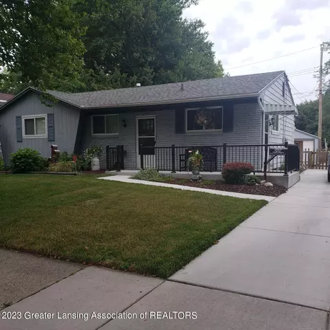 2957 Quincy Ln, Lansing, MI 48910