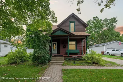 517 Pleasant St, Charlotte, MI 48813