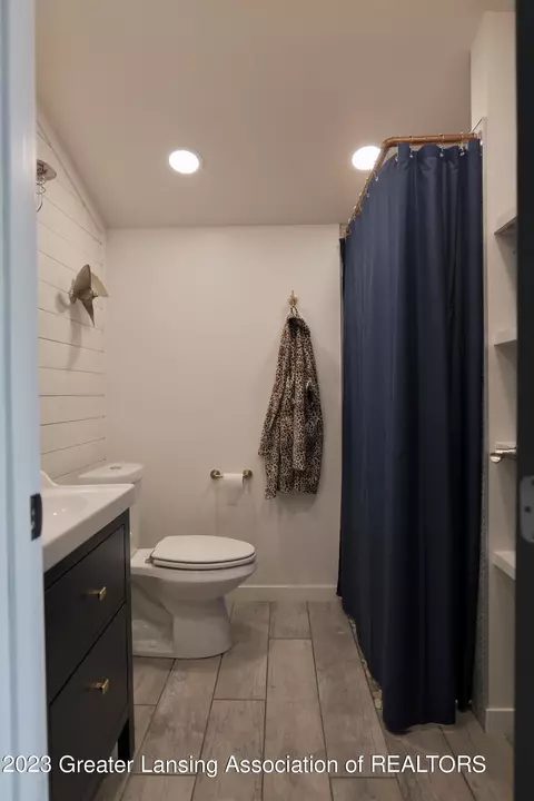 4868 Apache Path, Owosso, MI 48867 photo 17