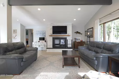 4868 Apache Path, Owosso, MI 48867 photo 5
