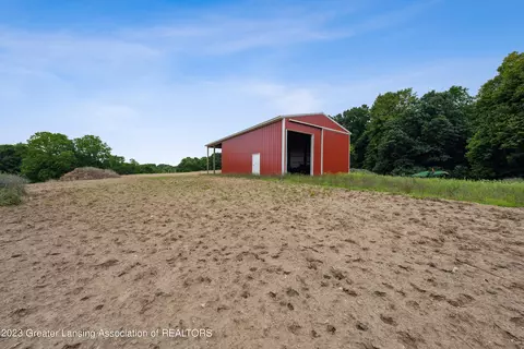 720 E Dansville Rd, Dansville, MI 48819