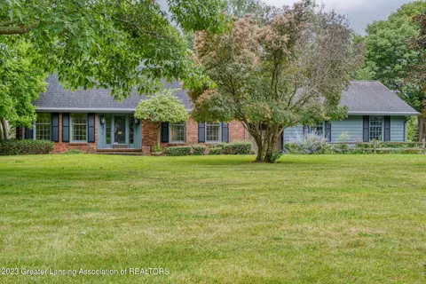 571 Day Rd, Owosso, MI 48867