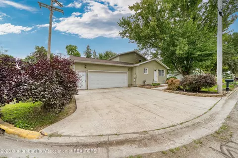 303 Woodworth St, Leslie, MI 49251