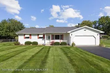 203 N Hazelton Rd, Owosso, MI 48867