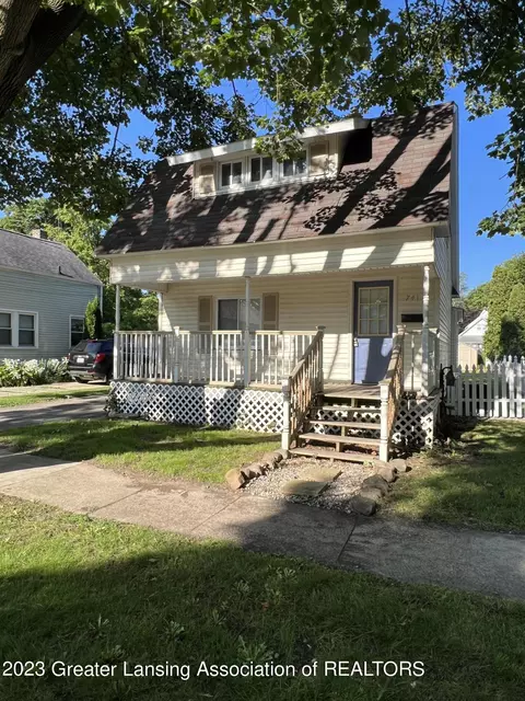 741 N Park St, Owosso, MI 48867