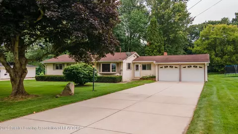 11476 W River Dr, Dewitt, MI 48820 photo 2