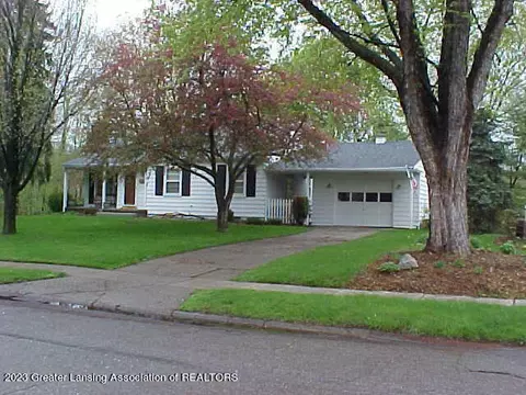 2617 Edgebrook Dr, Lansing, MI 48906