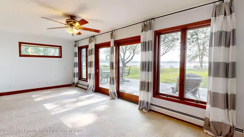 6211 E Lake Dr, Haslett, MI 48840 photo 23