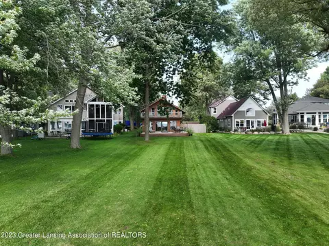 6211 E Lake Dr, Haslett, MI 48840 photo 2