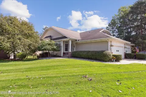 7112 Steeplechase Way #53, Lansing, MI 48917