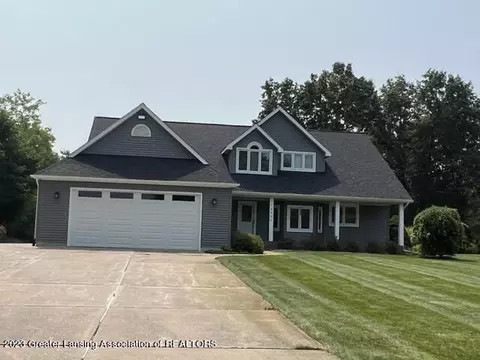 12300 Raelyn Hills Dr, Perry, MI 48872