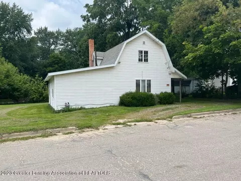 402 S Lincoln St, Charlotte, MI 48813