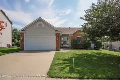 7125 Captiva Dr, Lansing, MI 48917