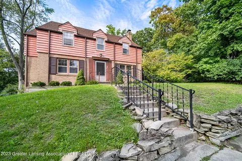 360 Centerlawn Ave, East Lansing, MI 48823