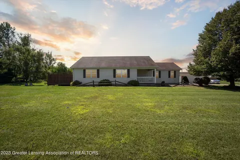 25 Twila Ln, Charlotte, MI 48813