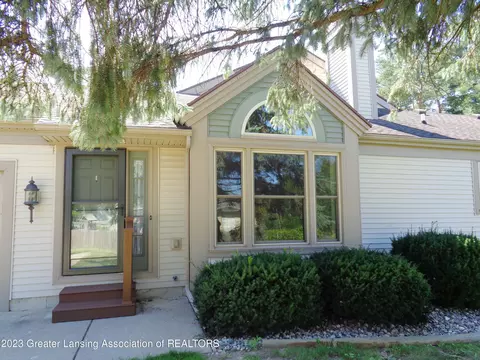 7446 Chellmar Dr #76, Lansing, MI 48917