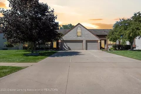 1103 Brookside Dr #63, Lansing, MI 48917