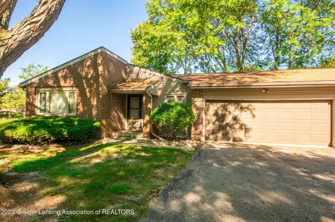 1008 Grenoble Cir, Lansing, MI 48917