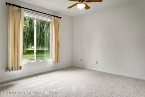 828 Montevideo Dr #E, Lansing, MI 48917 photo 18