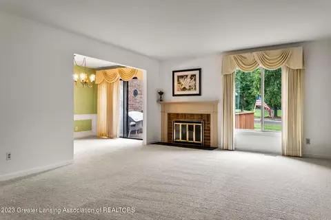 828 Montevideo Dr #E, Lansing, MI 48917 photo 6