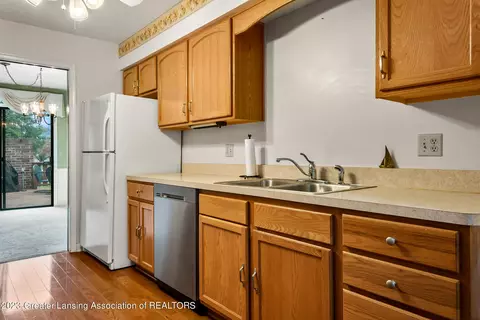 828 Montevideo Dr #E, Lansing, MI 48917 photo 11