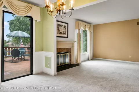 828 Montevideo Dr #E, Lansing, MI 48917 photo 7