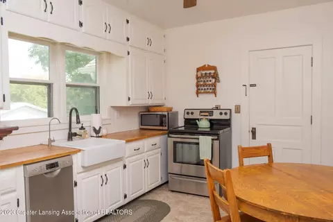 709 W Dewey Rd, Owosso, MI 48867 photo 4