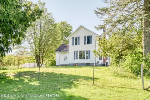 709 W Dewey Rd, Owosso, MI 48867