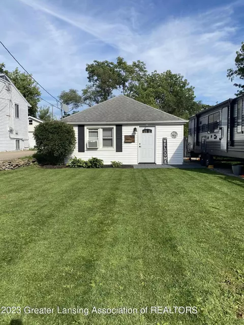 400 N Grace St, Lansing, MI 48917