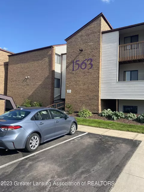 1563 W Pond Dr #34, Okemos, MI 48864