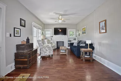 400 Strathmore Rd, Lansing, MI 48910 photo 4