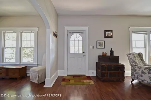 400 Strathmore Rd, Lansing, MI 48910 photo 2