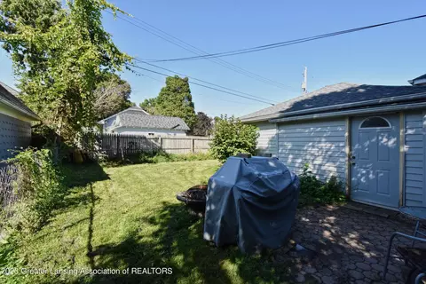 400 Strathmore Rd, Lansing, MI 48910 photo 24