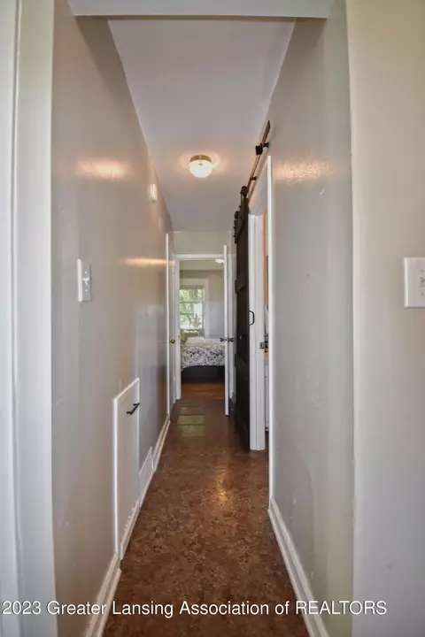 400 Strathmore Rd, Lansing, MI 48910 photo 10
